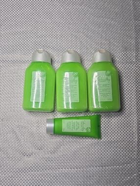 New Perlier Aloe And Soy 4 Piece Bath And Body Set Bath & Shower Cream + Hand